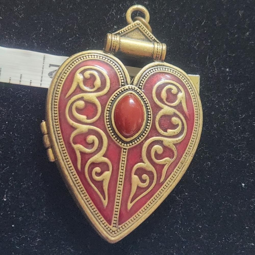 Gold Heart Locket Necklace Pendant - 'Fortune Favors the Brave' - Picture 8 of 9